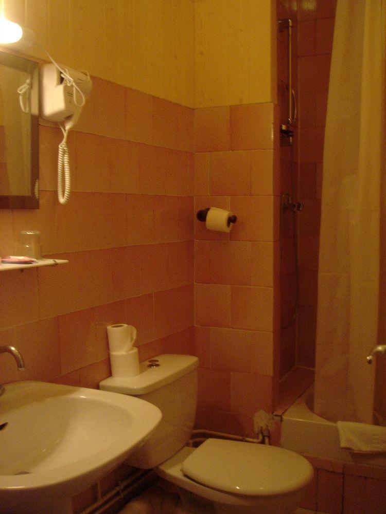 Hotel Des 3 Nations Paris Bagian luar foto