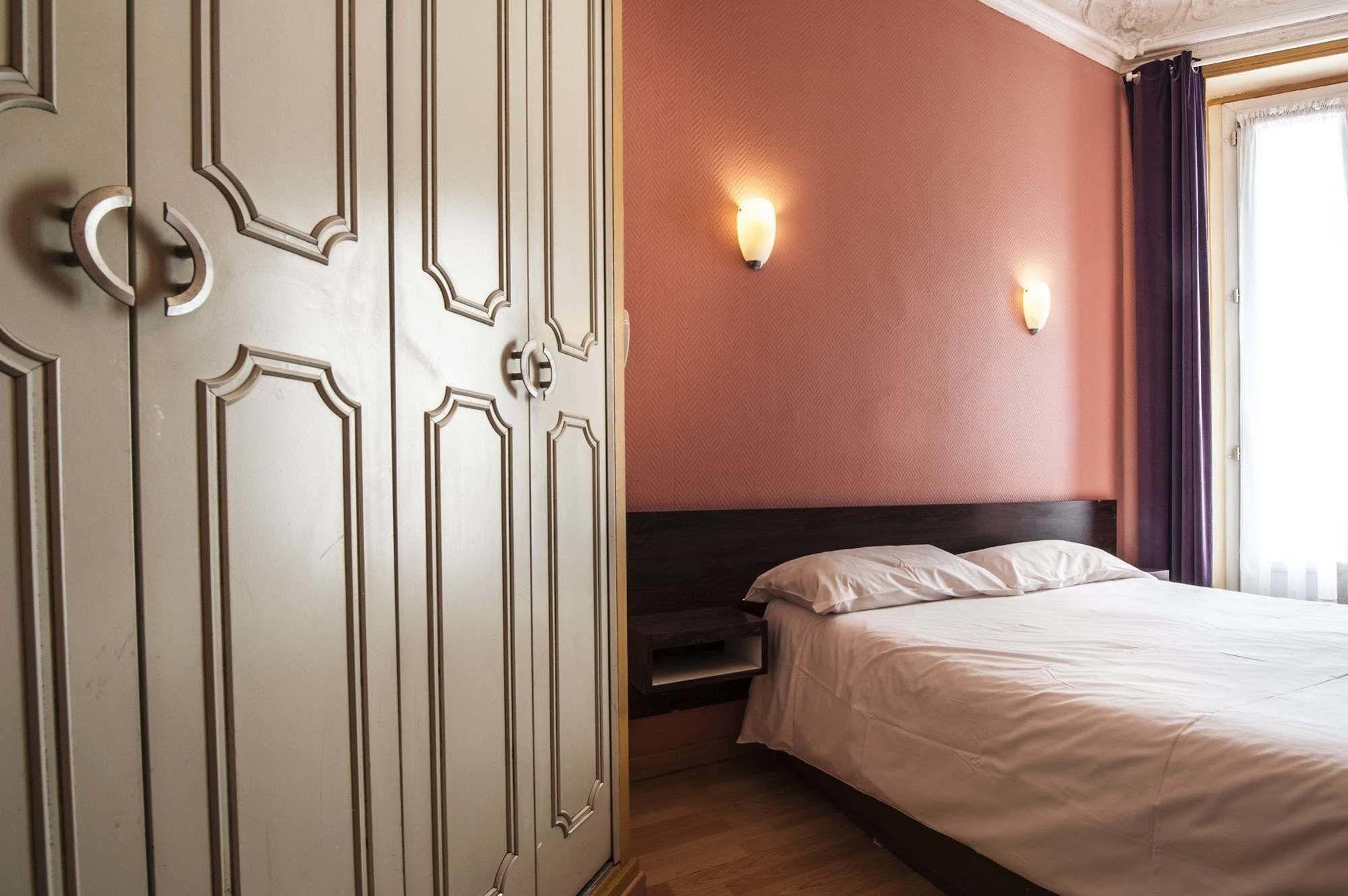 Hotel Des 3 Nations Paris Bagian luar foto