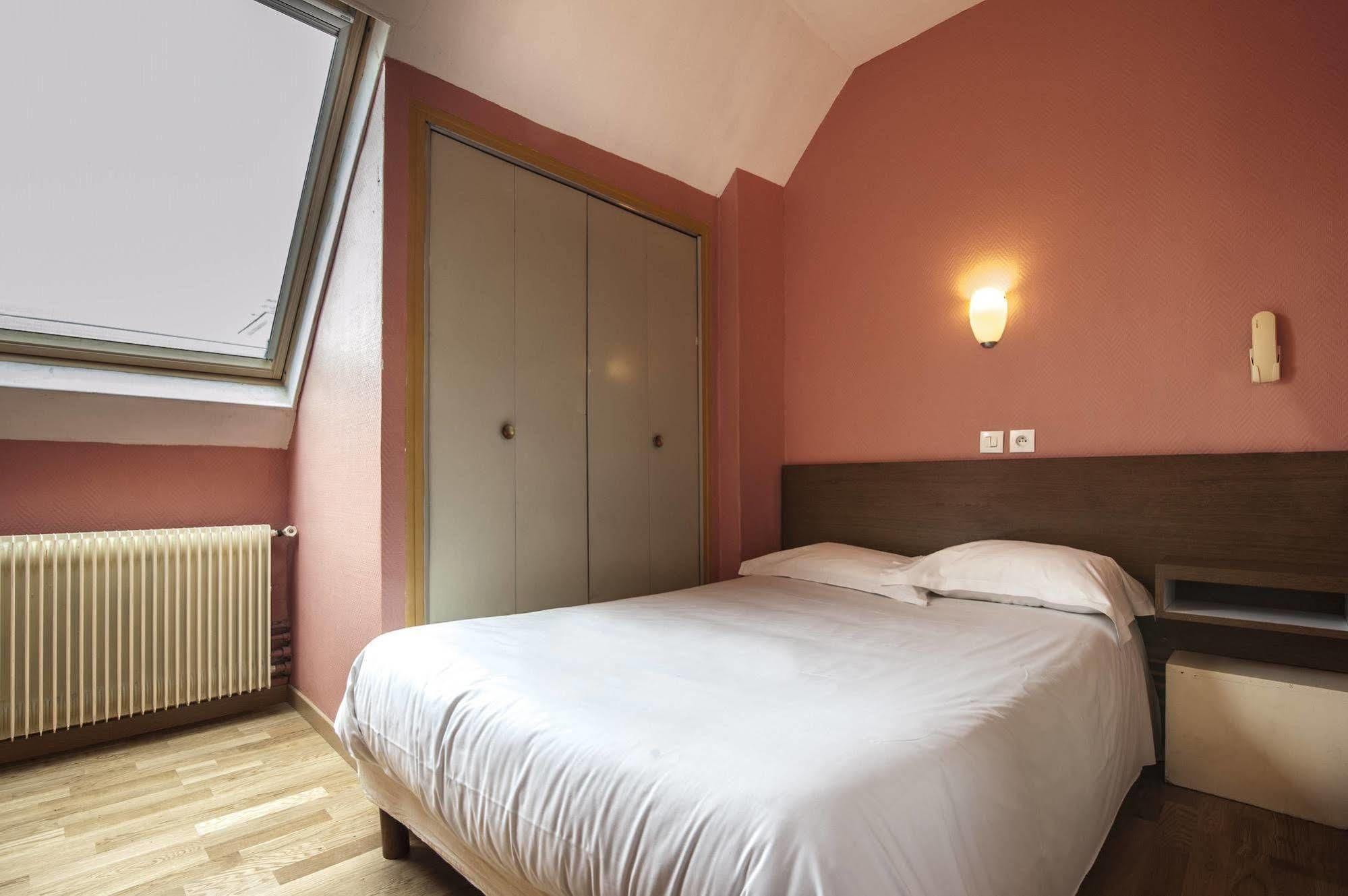 Hotel Des 3 Nations Paris Bagian luar foto